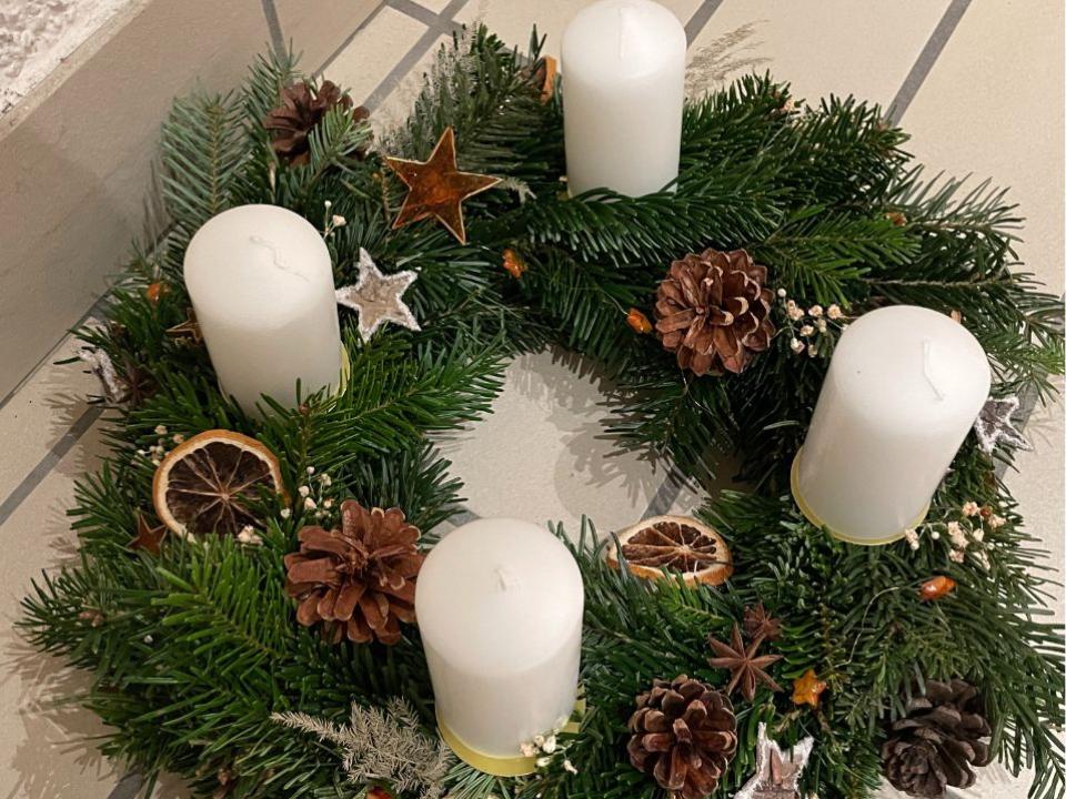 Advetnsdeko - fertiger Adventskranz