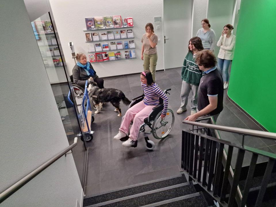 Übung mit dem Rollstuhl