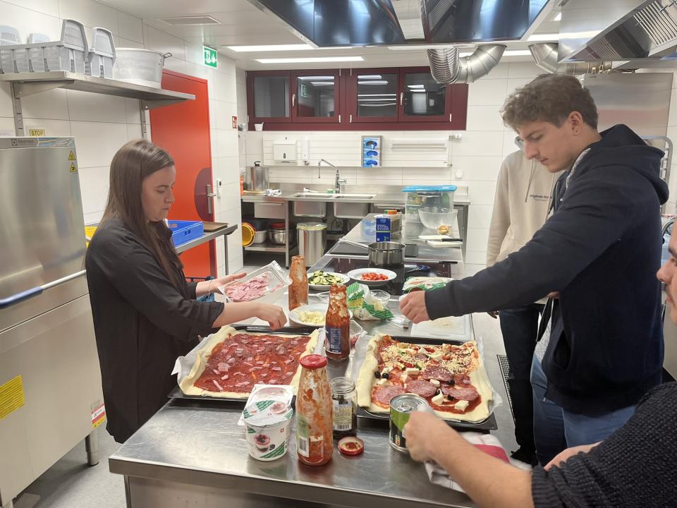 Selbermachen der Pizza