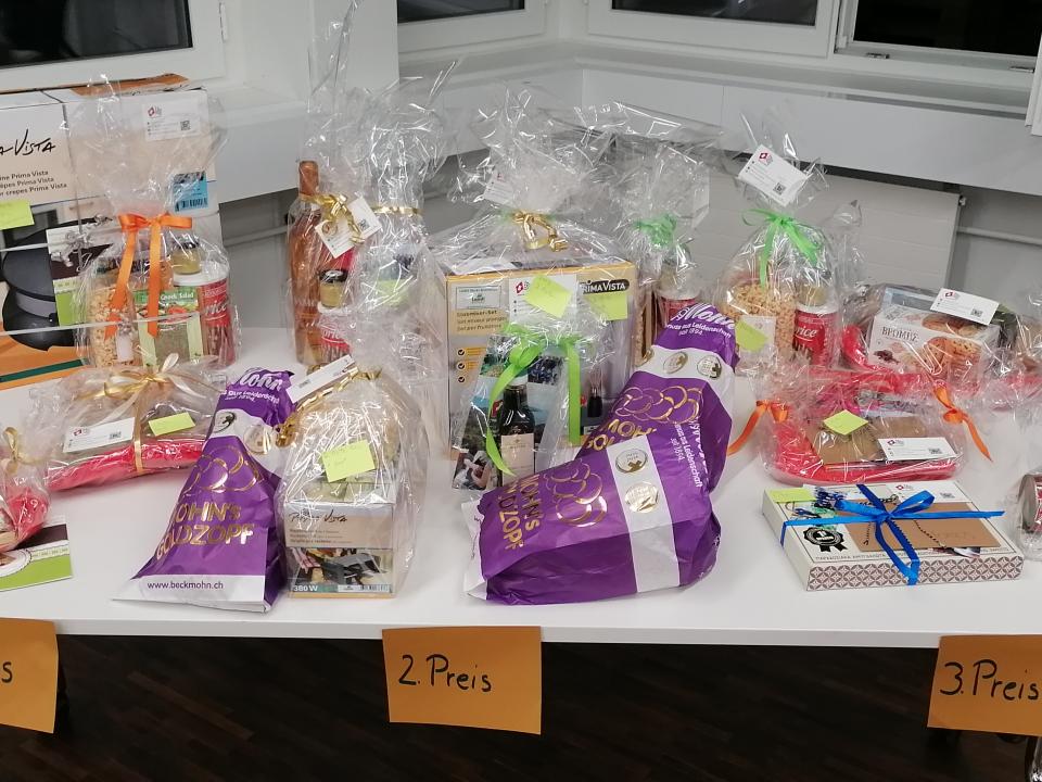 Tisch mit den Preisen