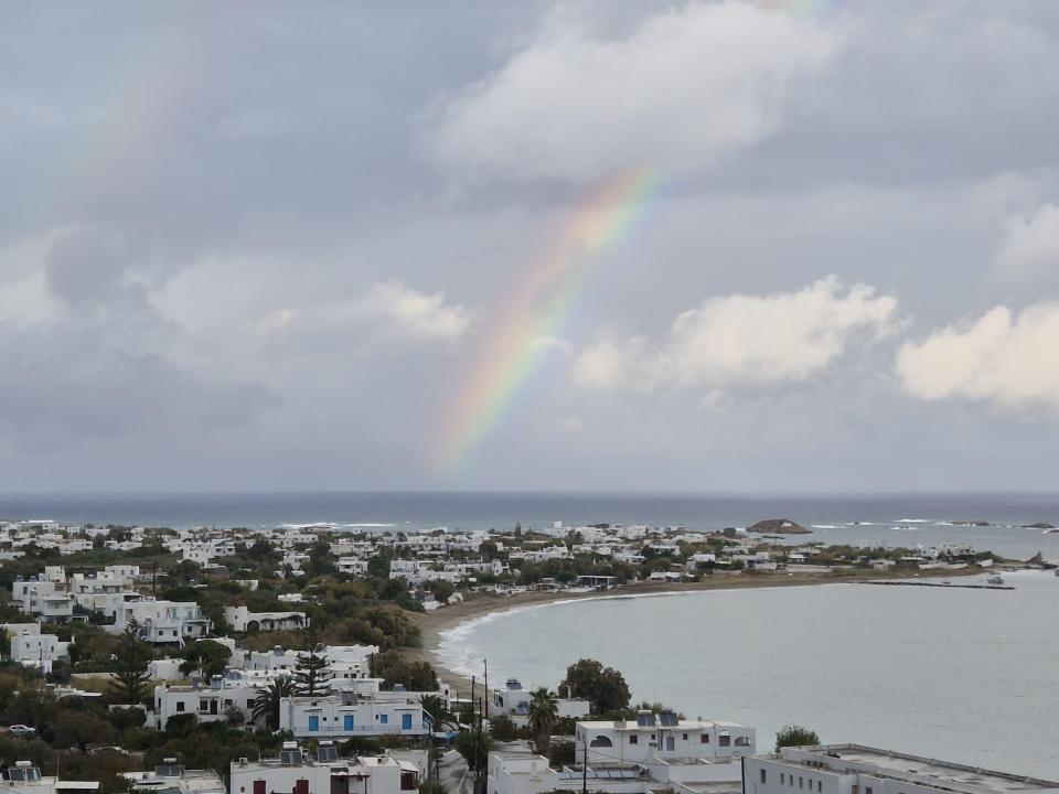 Skyros mit Regenbogen