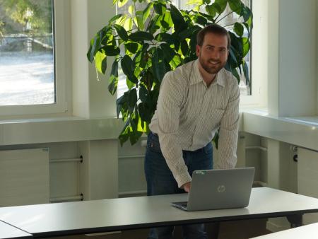 Über den neuen Leiter der Erwachsenenbildung