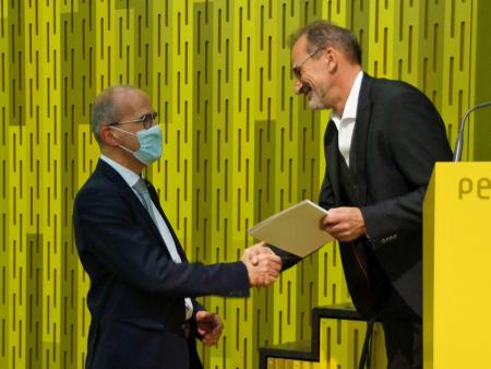 Cyrill Bischof dankt Urs Brosi