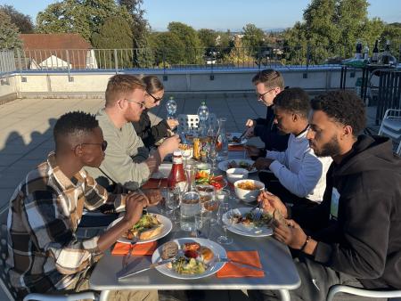 Grillen auf der Dachterrasse