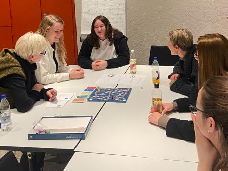 Diskussion beim Spiel "Ich sehe was, was du nicht siehst."