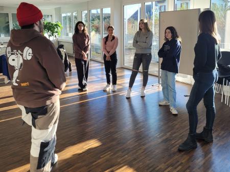 Gruppe in Diskussion