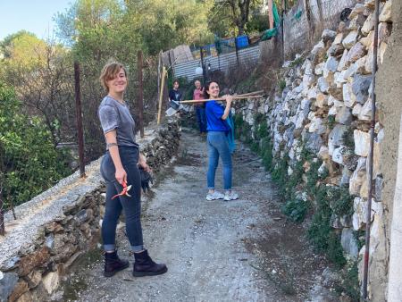 Wanderweg-Arbeitsgruppe auf dem Weg zur Arbeit