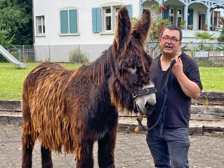 Andreas Barth mit Esel