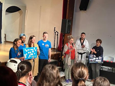 Spendenübergabe am Begegnungsabend