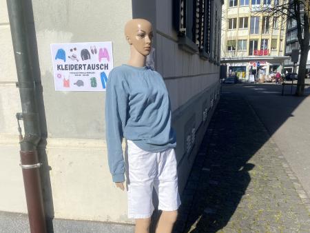 Wegweiser zum Kleidertausch
