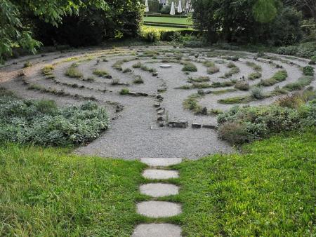 Öffentliche Labyrinthbegehung "Im Licht des Morgens unterwegs zur Mitte"